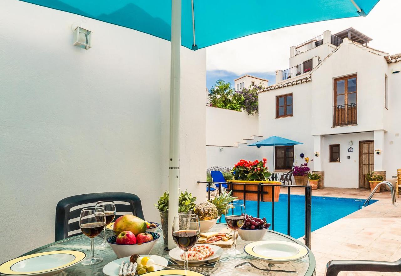 Casa Mundo - 16Th Century Traditional White Village House With Pool Pinos del Valle Bagian luar foto