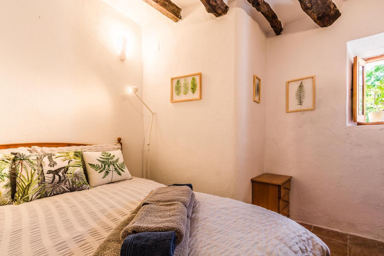 Casa Mundo - 16Th Century Traditional White Village House With Pool Pinos del Valle Bagian luar foto