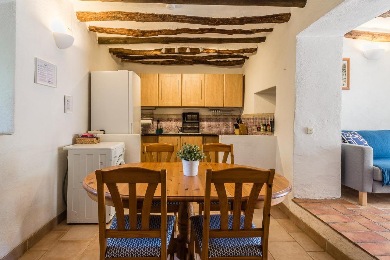 Casa Mundo - 16Th Century Traditional White Village House With Pool Pinos del Valle Bagian luar foto
