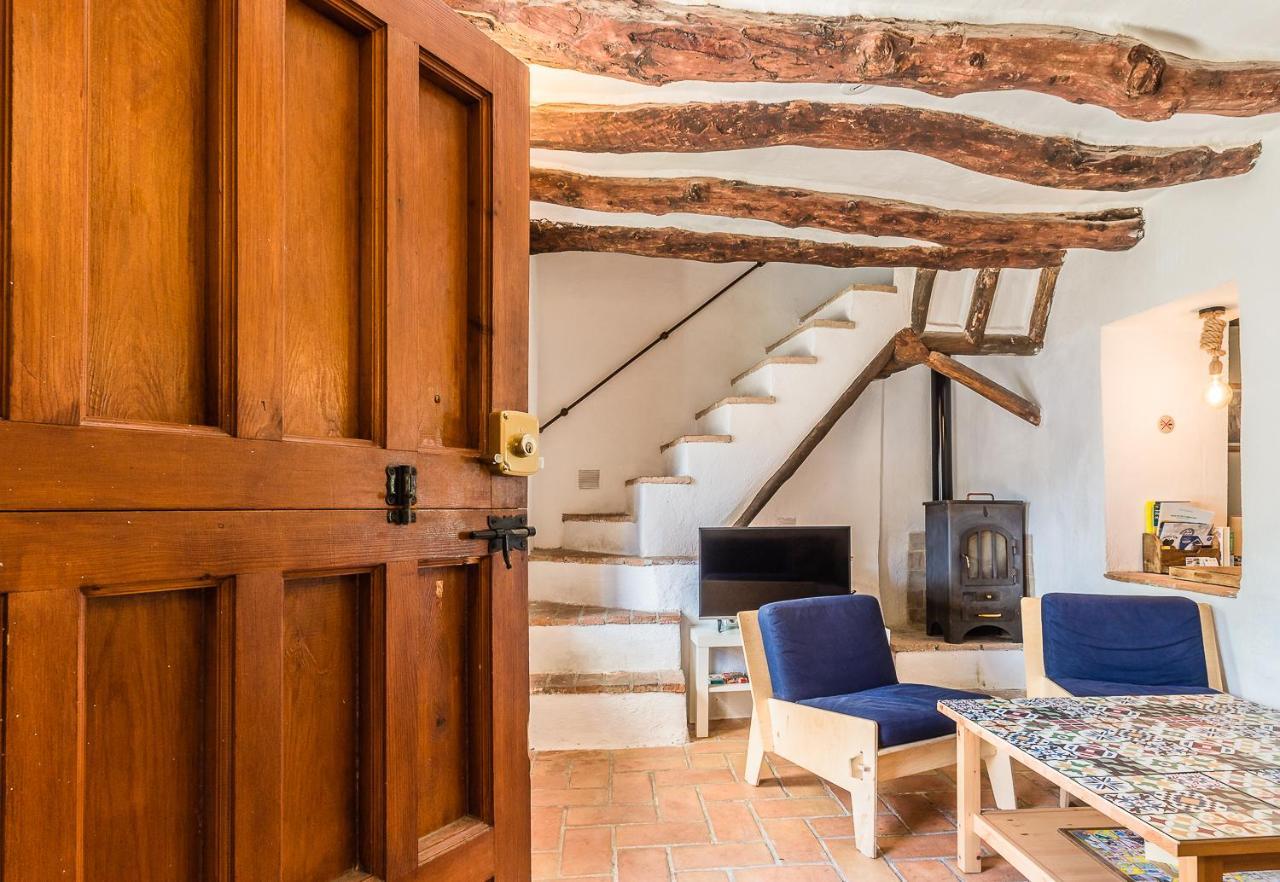 Casa Mundo - 16Th Century Traditional White Village House With Pool Pinos del Valle Bagian luar foto