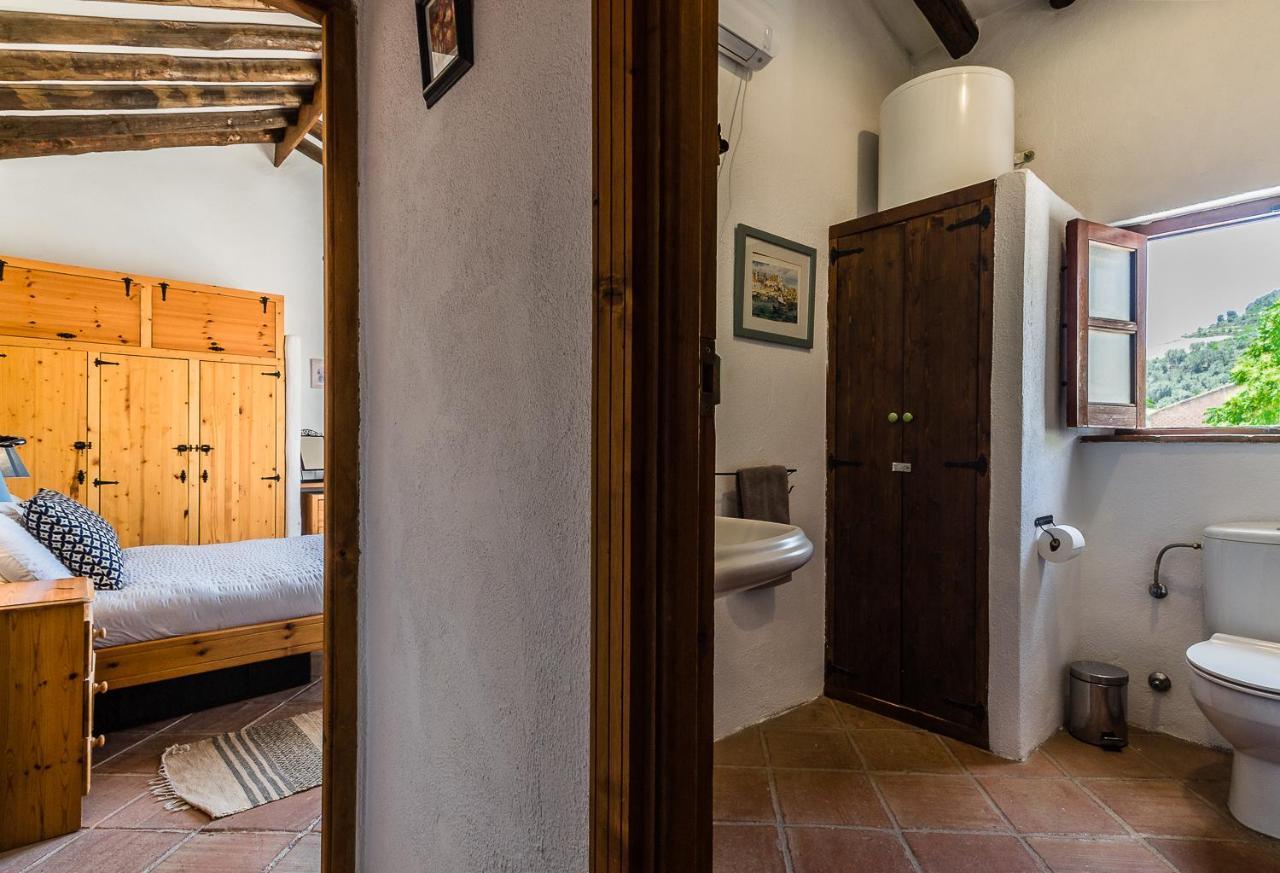 Casa Mundo - 16Th Century Traditional White Village House With Pool Pinos del Valle Bagian luar foto