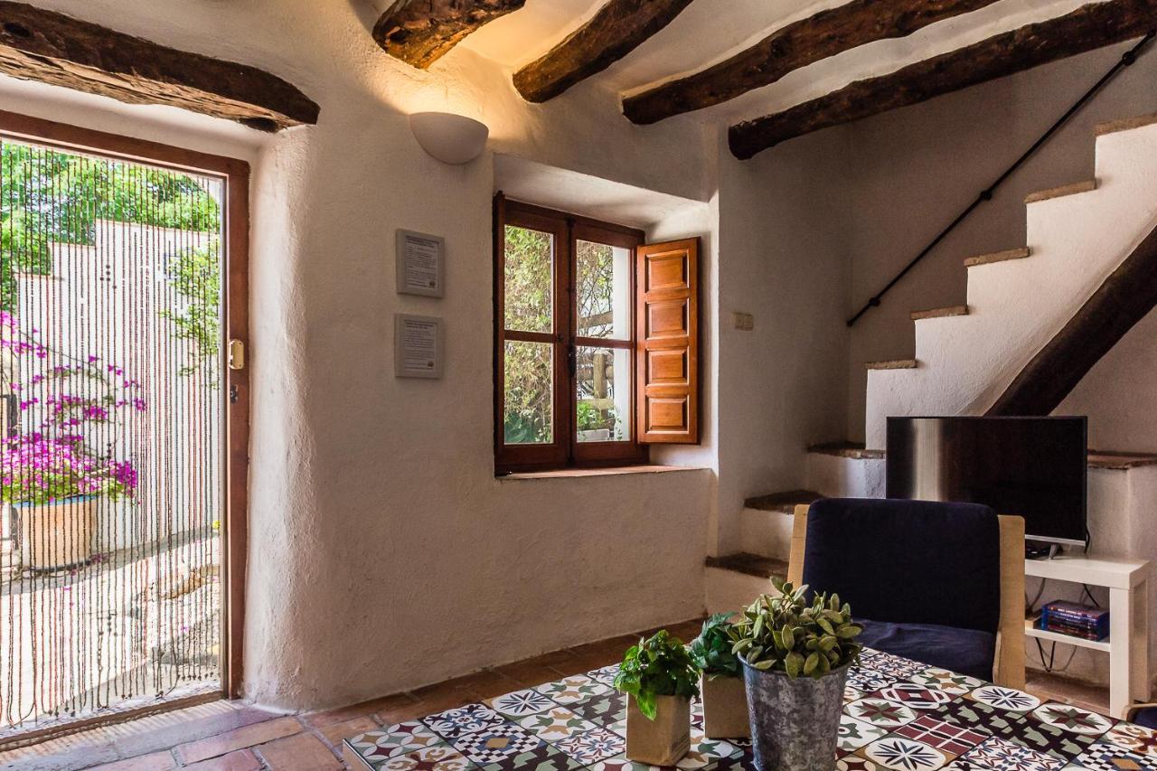 Casa Mundo - 16Th Century Traditional White Village House With Pool Pinos del Valle Bagian luar foto