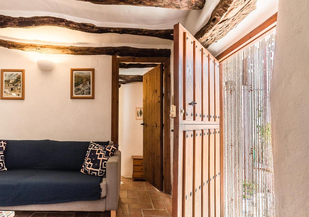 Casa Mundo - 16Th Century Traditional White Village House With Pool Pinos del Valle Bagian luar foto