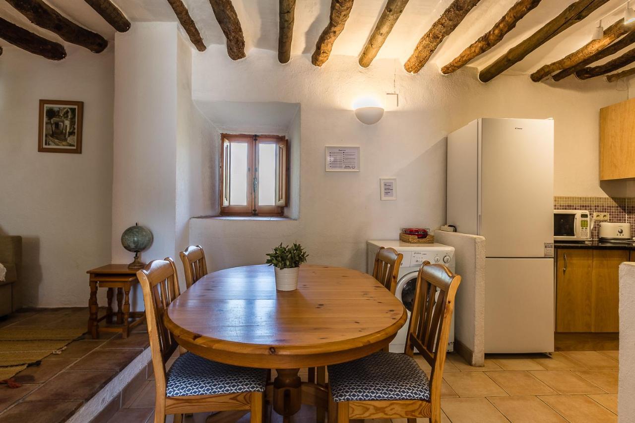 Casa Mundo - 16Th Century Traditional White Village House With Pool Pinos del Valle Bagian luar foto