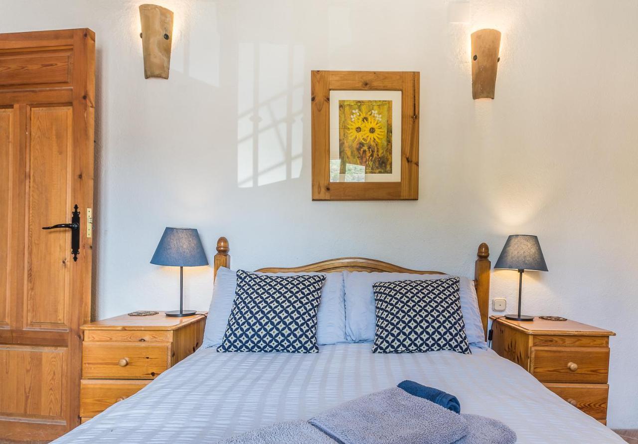 Casa Mundo - 16Th Century Traditional White Village House With Pool Pinos del Valle Bagian luar foto